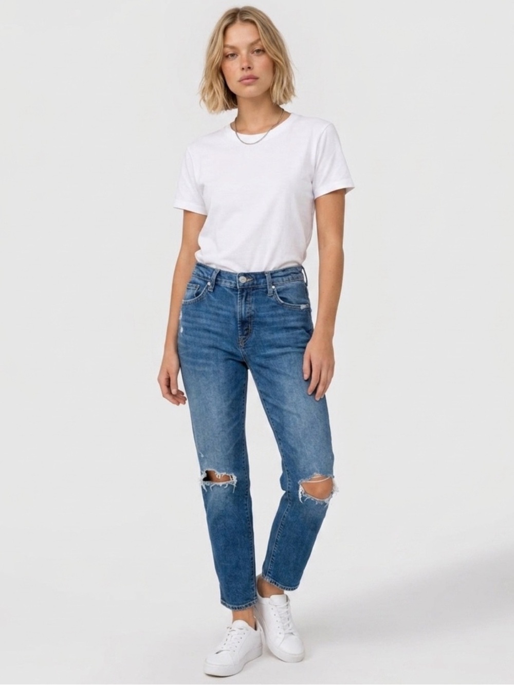 GAP Women’s Dark Denim Girlfriend Jeans Distressed Straight Leg Size 4/27